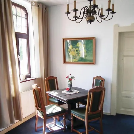Nine-bedroom In Petershagen Ot *