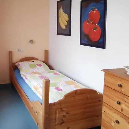 Nine-bedroom In Petershagen Ot