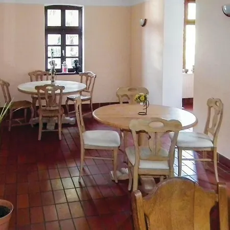 Nine-bedroom In Petershagen Ot Prázdninový dům