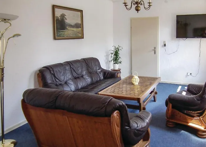 Nine-bedroom In Petershagen Ot * Frille