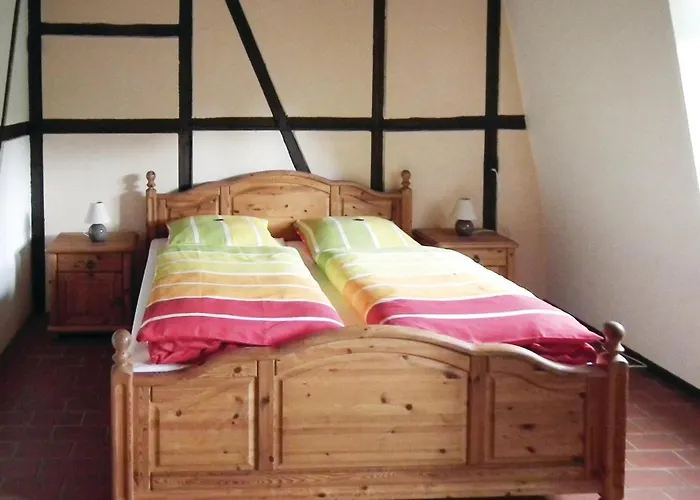 Nine-bedroom In Petershagen Ot *