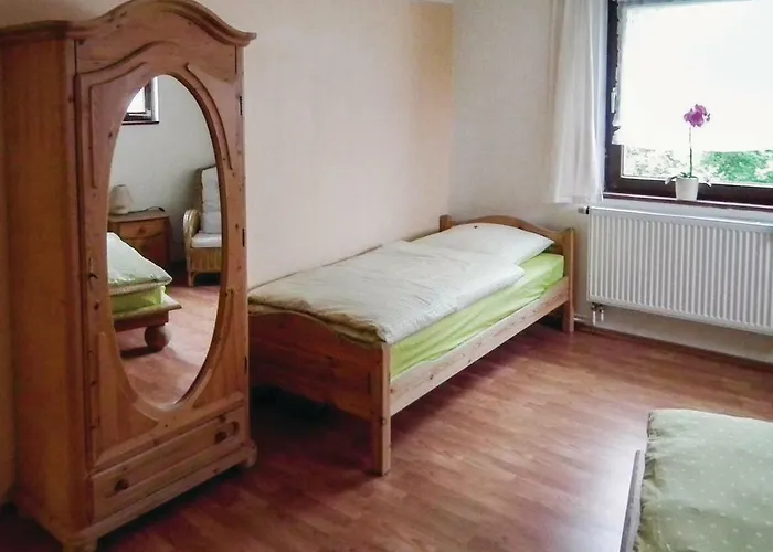 Nine-bedroom In Petershagen Ot Dom wakacyjny Frille